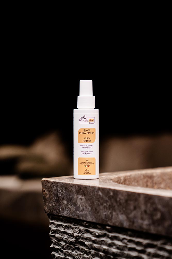 Confezione frontale di Bava pura Spray corpo 82% Bava di lumaca